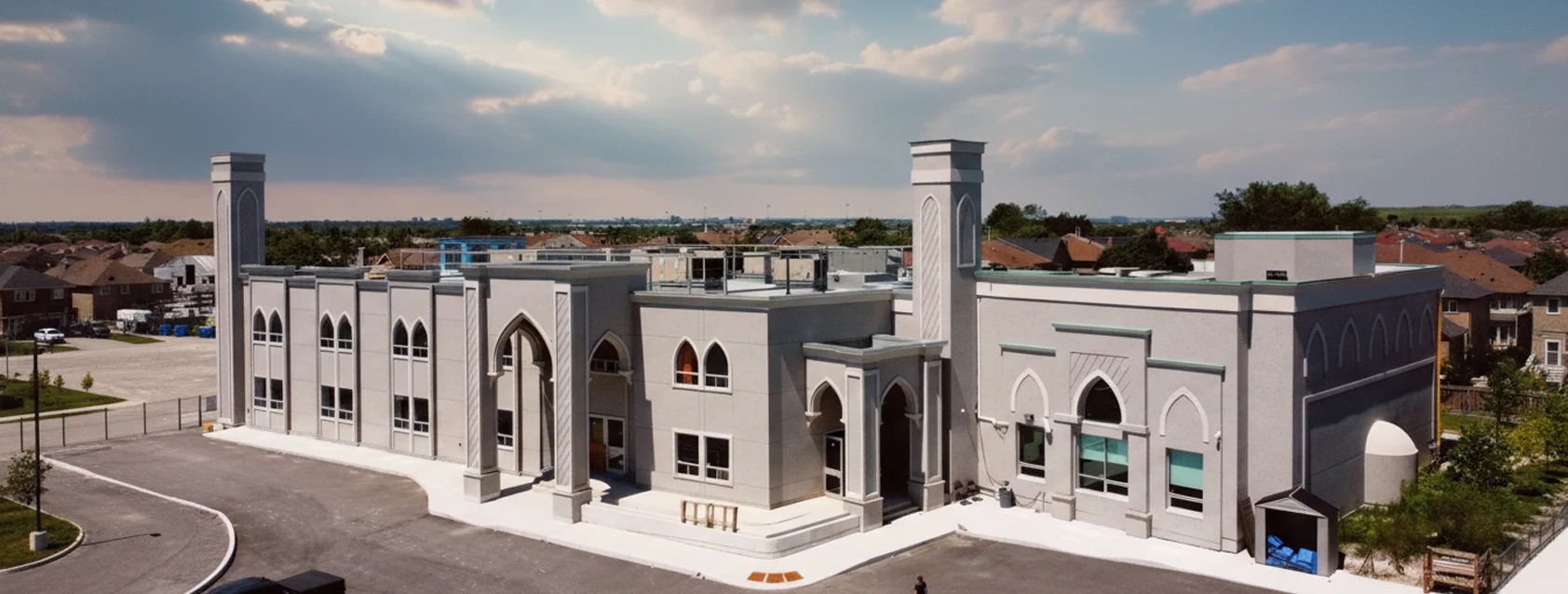 Exterior view of Masjid Al-Farooq Mississauga building